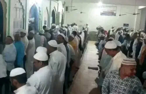 फरीदाबाद में धूमधाम से मनाया ईद-उल-फितर का त्यौहार