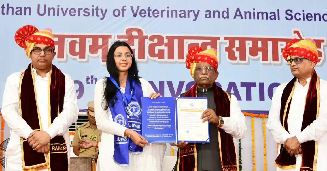 हर क्षेत्र में आगे बढ़ रही बेटियां, कृषि और पशुपालन से जुड़े शोध कार्य में भी दें अपना योगदान : राज्यपाल हरिभाऊ बागडे