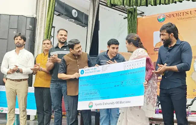 सोनीपत: प्रतिभावान युवा सही दिशा और अवसर से सफलता की नई कहानी लिखेंगे: डॉ. अर्चना गुप्ता
