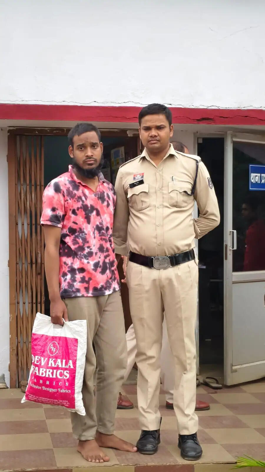 रायपुर : रेलवे भर्ती बोर्ड ऑनलाइन परीक्षा में नकल करते अभ्यर्थी गिरफ्तार