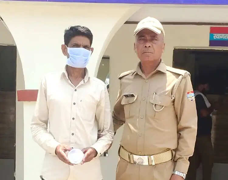 हेरोइन के साथ तस्कर गिरफ्तार