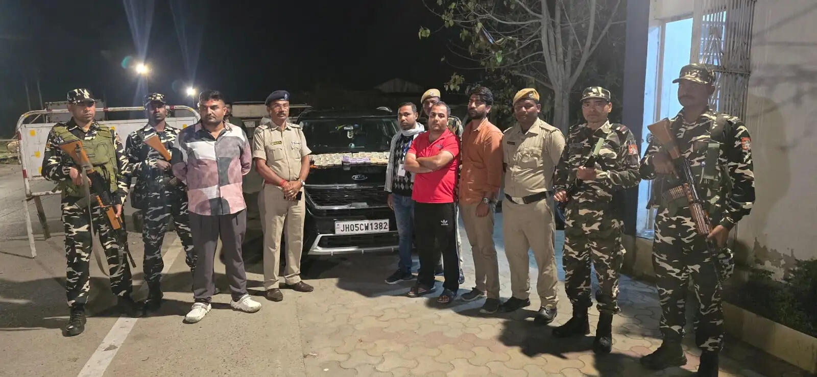 चुनाव से पहले बड़ी कार्रवाई! भारी मात्रा में नकदी जब्त