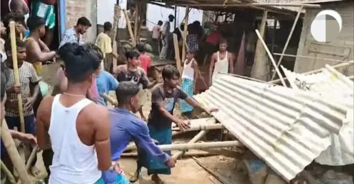 नशे के खिलाफ फूटा लोगों का गुस्सा, कथित ड्रग्स तस्कर के घर में तोड़फोड़