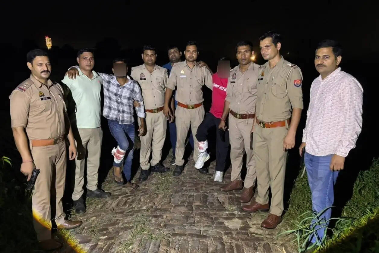 पुलिस मुठभेड़ में दो बदमाश गिरफ्तार