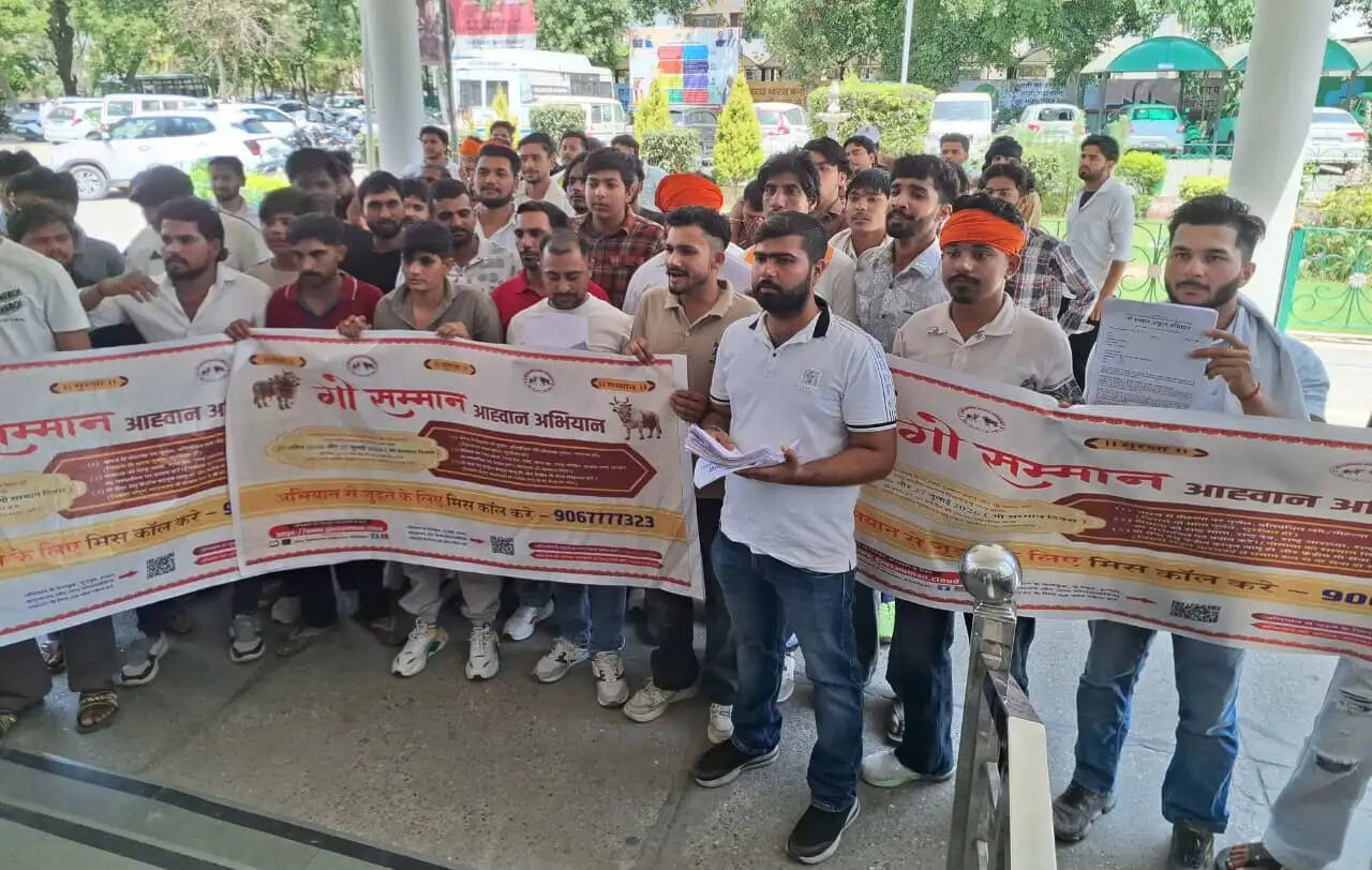 कैथल: गौ सम्मान आह्वान अभियान के तहत सौंपा ज्ञापन, गोवंश संरक्षण के लिए सख्त कानून की मांग