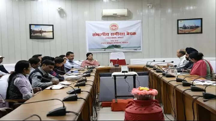 विभागों की परिसंपत्तियां जीआईएस पोर्टल पर कराएं दर्जः संभागायुक्त संजीव सिंह