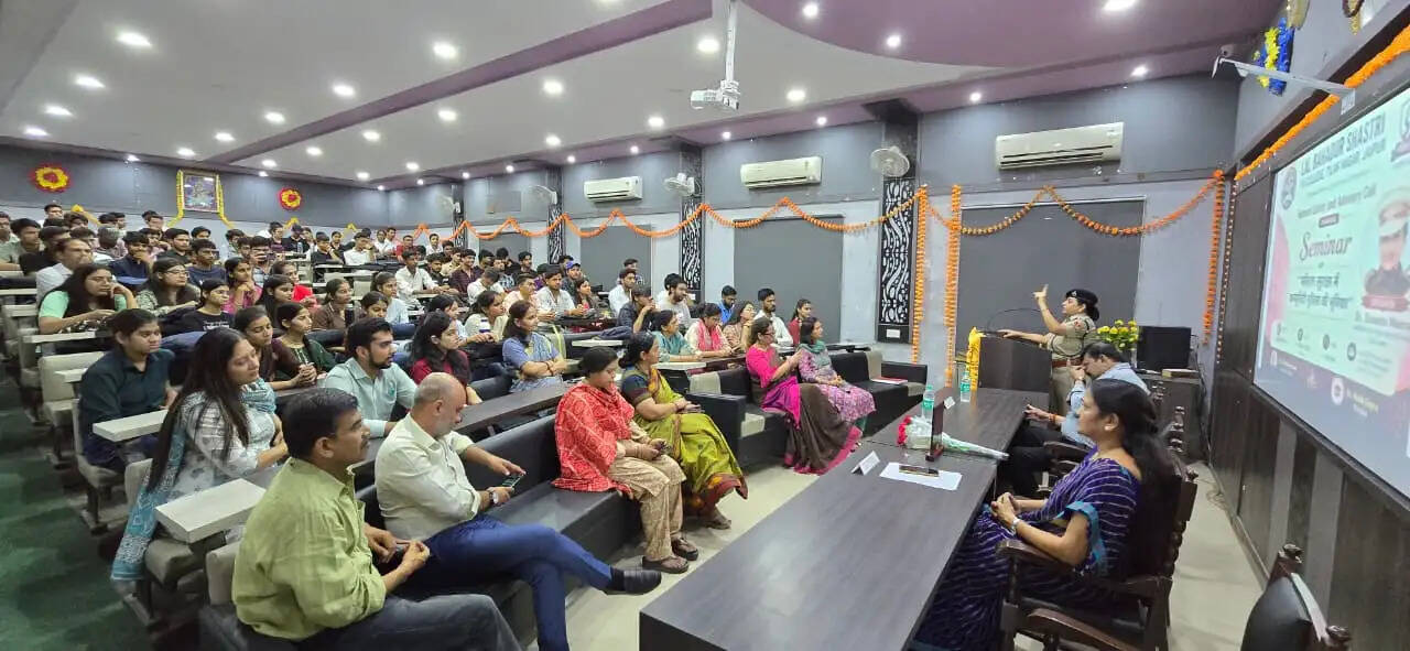 महिला सुरक्षा के लिए पुलिस और समाज का समन्वय जरूरी: &nbsp;सुनीता मीणा