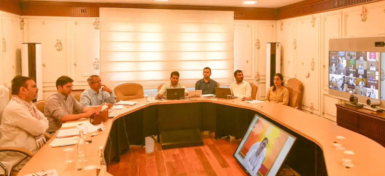 एलपीजी आपूर्ति पर मुख्यमंत्री सख्त: कालाबाजारी व जमाखोरी पर कड़ी कार्रवाई के निर्देश