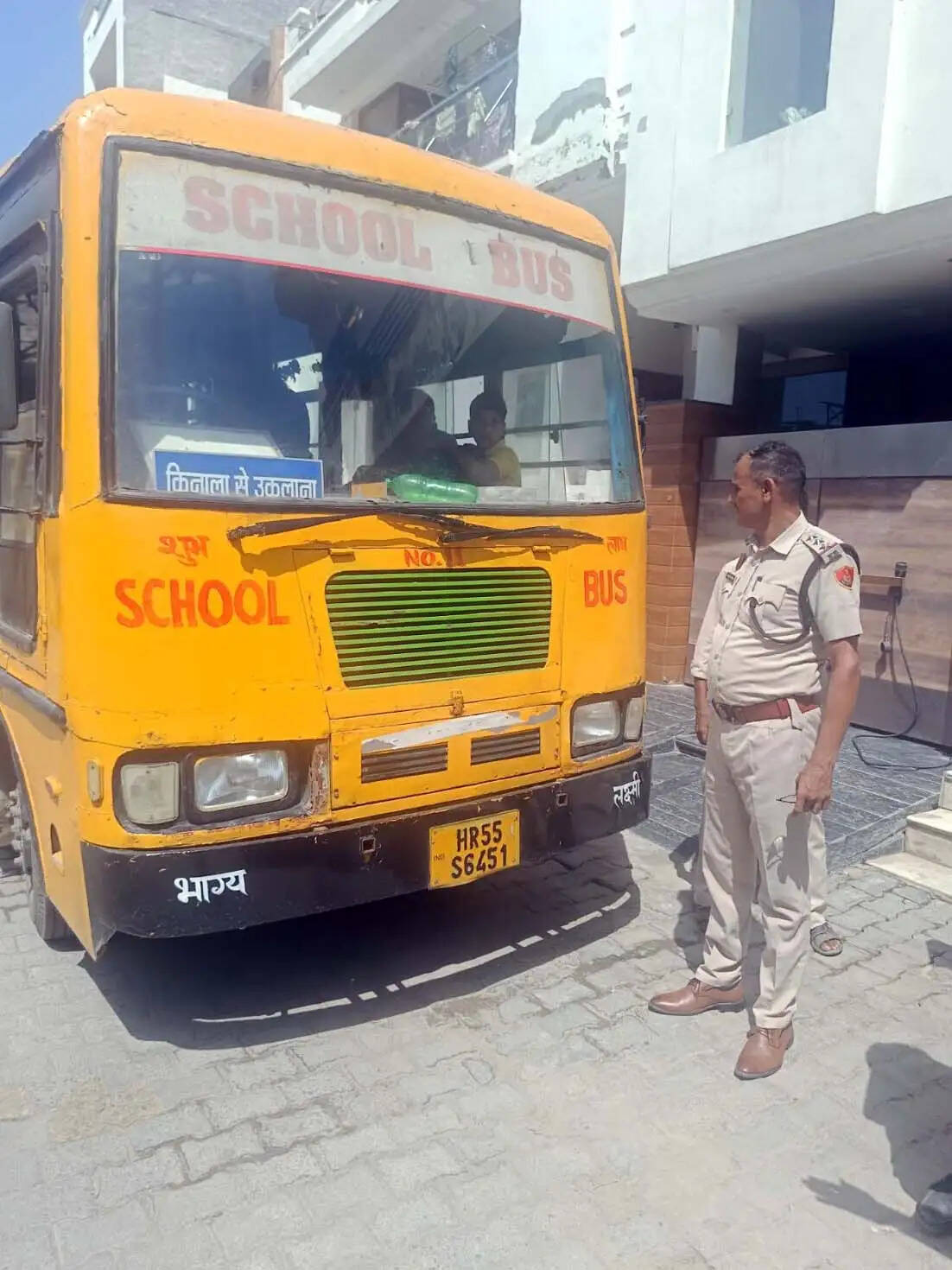 हिसार : बच्चों की सुरक्षा में लापरवाही पड़ी भारी, नौ स्कूल बसों के चालान