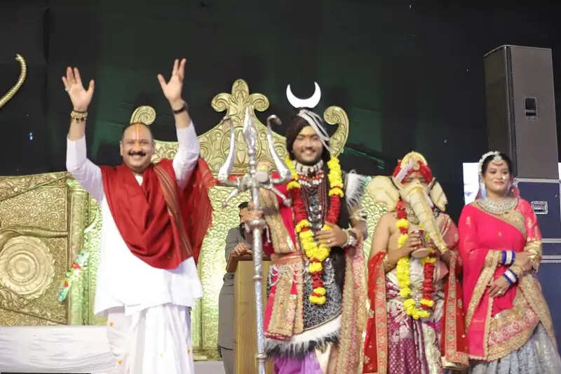 मप्रः कुबेरेश्वरधाम पर उमड़ा भक्ति का महासागर, 4 लाख से अधिक श्रद्धालुओं ने किया शिव महापुराण का श्रवण