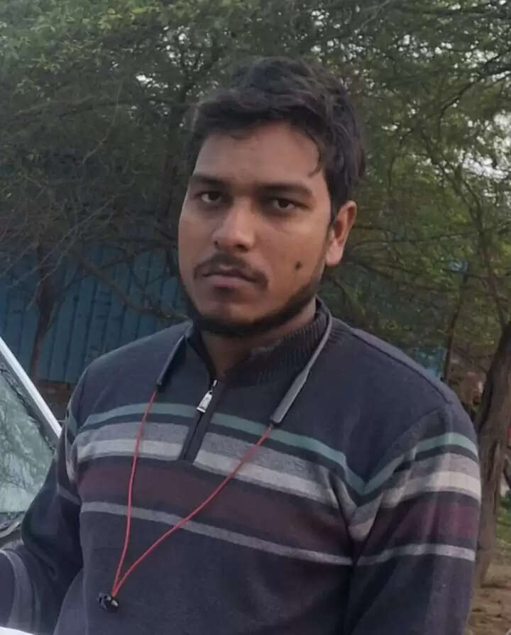 मुरादगंज ओवरब्रिज के पास तेज रफ्तार कार अनियंत्रित, भीषण सड़क हादसा; एक की मौत, दो गंभीर घायल