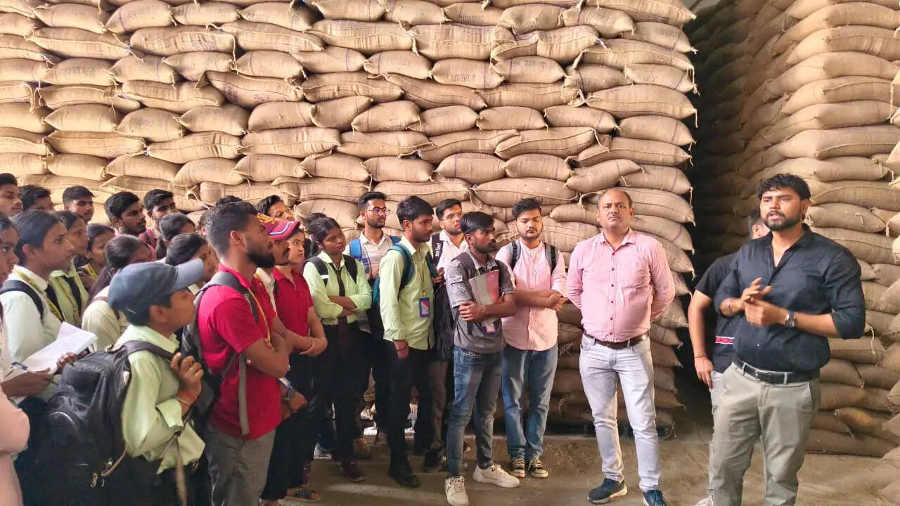 एमजीयूजी के कृषि विद्यार्थियों ने केंद्रीय भंडार गृह व एफसीआई का किया शैक्षणिक भ्रमण