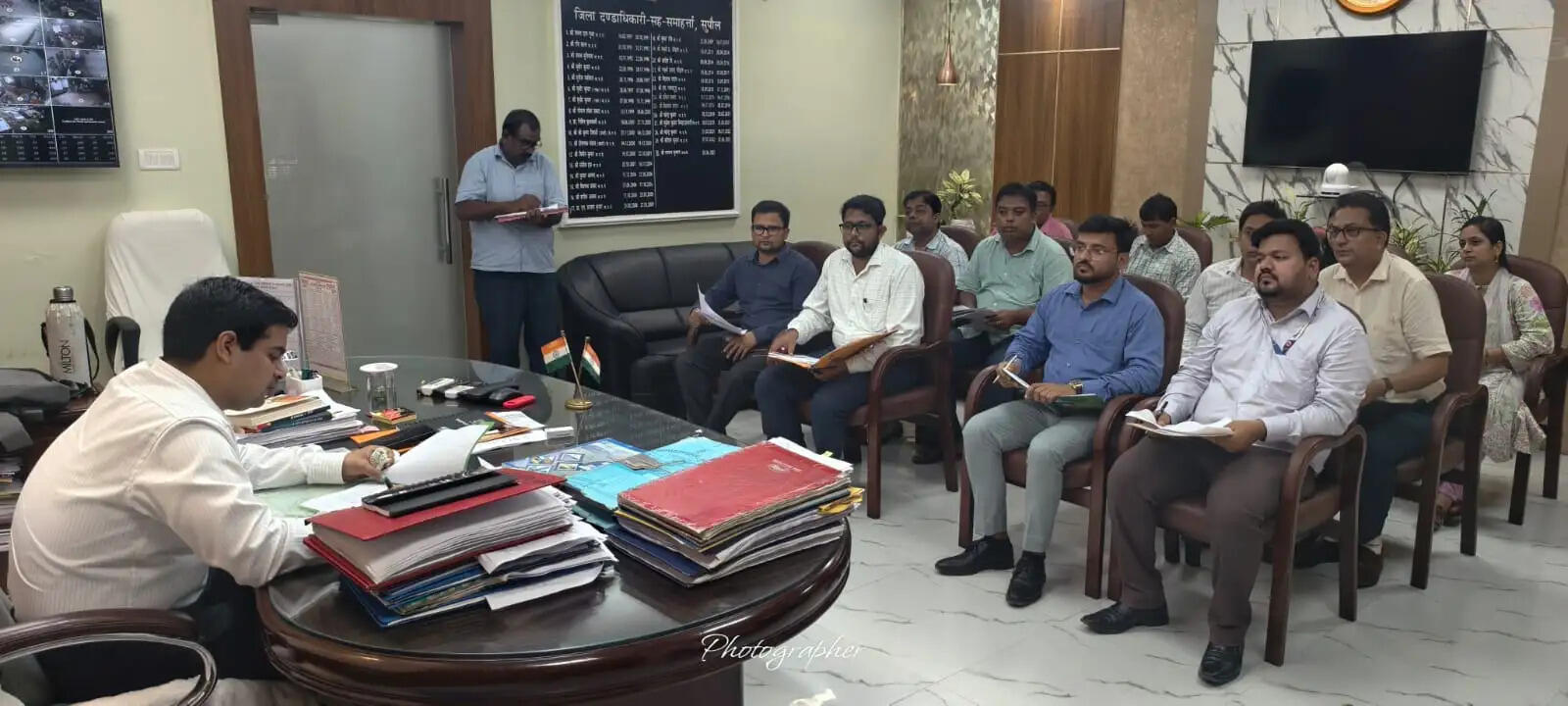 राजस्व वसूली में तेजी लाने के निर्देश, लक्ष्य से पीछे रहने वाले विभागों पर जिलाधिकारी सख्त