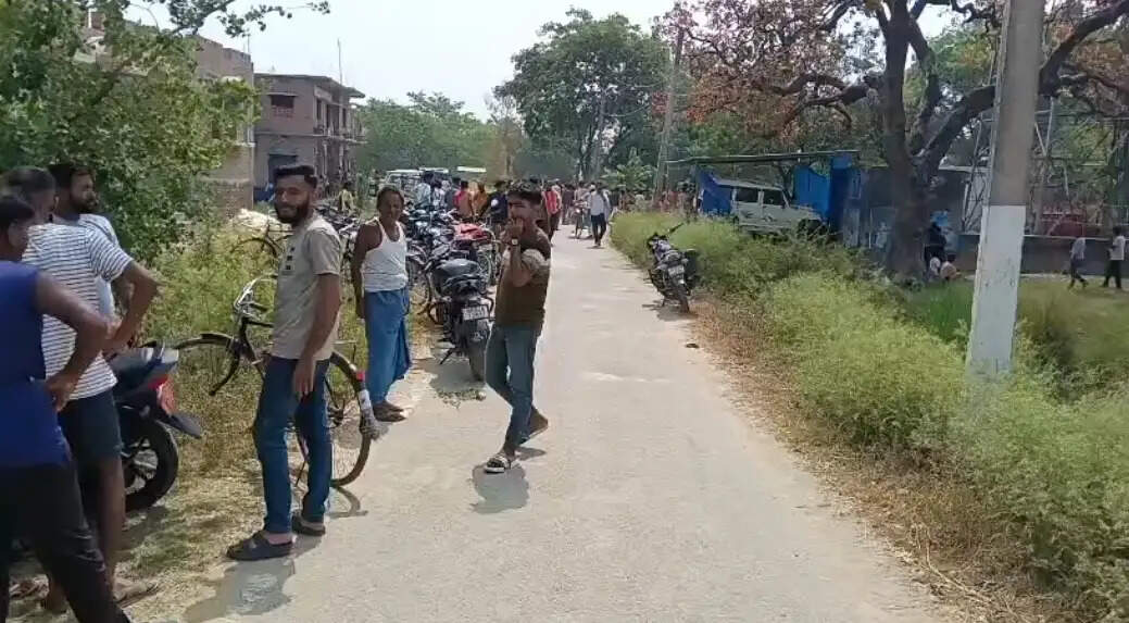 दाऊदपुर में प्रेम प्रसंग में मोबाइल टॉवर पर चढ़ी युवती शादी की जिद पर अड़ी है