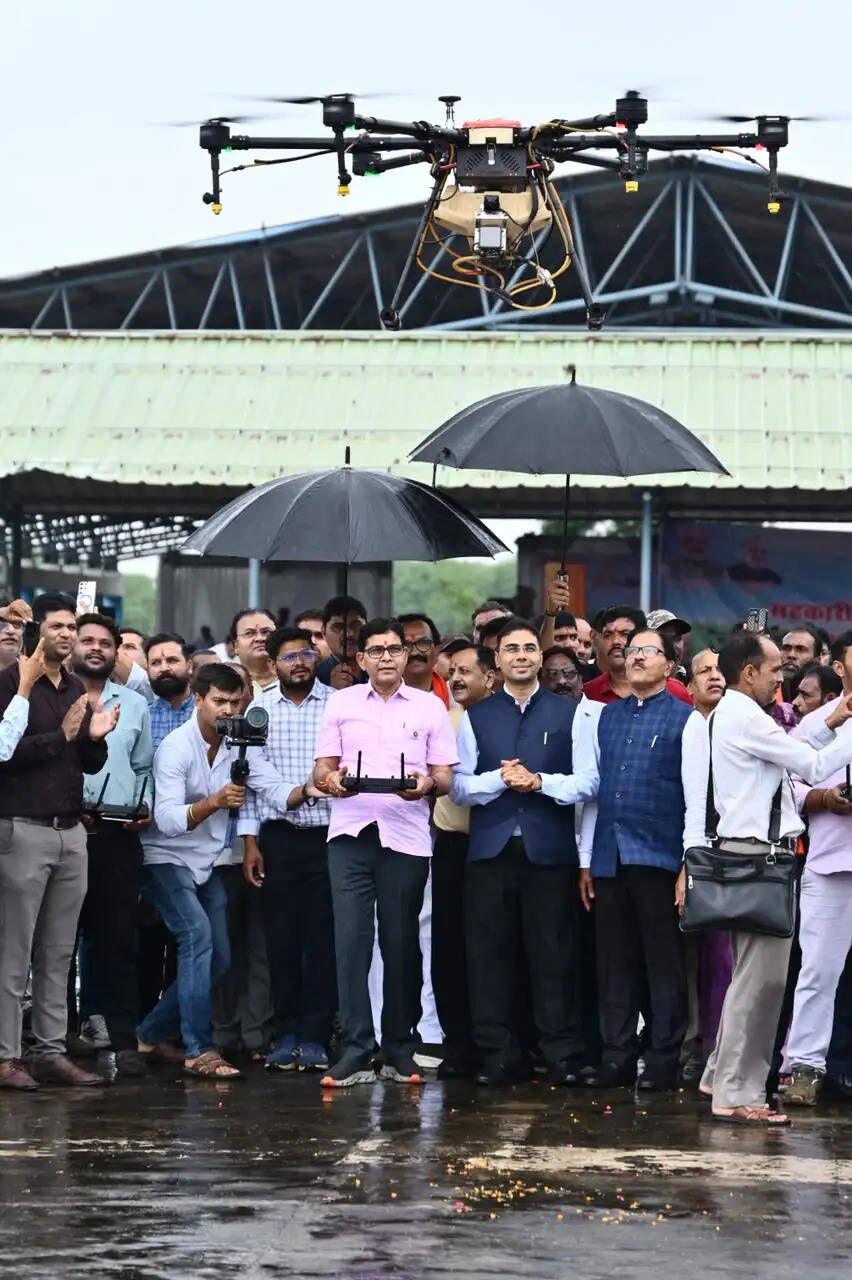 छग : अब सहकारी समितियों के जरिए किसानों को मिलेगी 'ड्रोन स्प्रेयर' की सुविधा