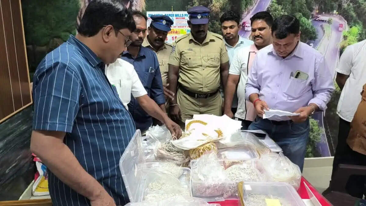 तमिलनाडु चुनाव : ईरोड में 18.7 किलो चांदी के आभूषण जब्त, 7.34 लाख नकद भी पकड़ा गया