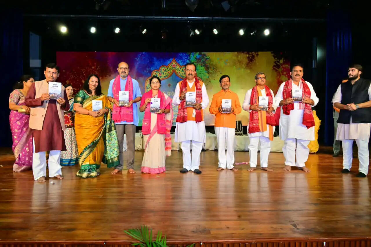 लोक कलाओं के संरक्षण और संवर्धन के लिए संकल्पित है डबल इंजन की सरकार : केशव प्रसाद मौर्य