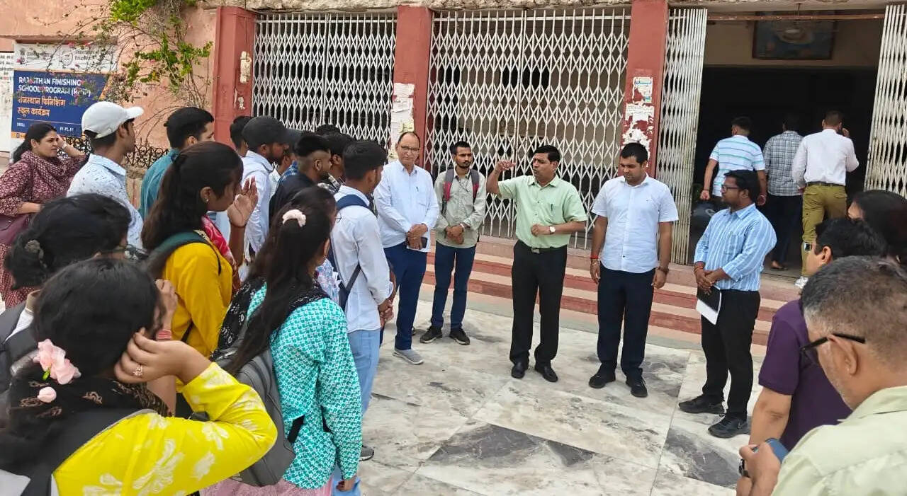 किसानों के बीच जागरूकता फैलाकर ‘खेत बचाओ अभियान’ को जन-आंदोलन बनाने का आह्वान