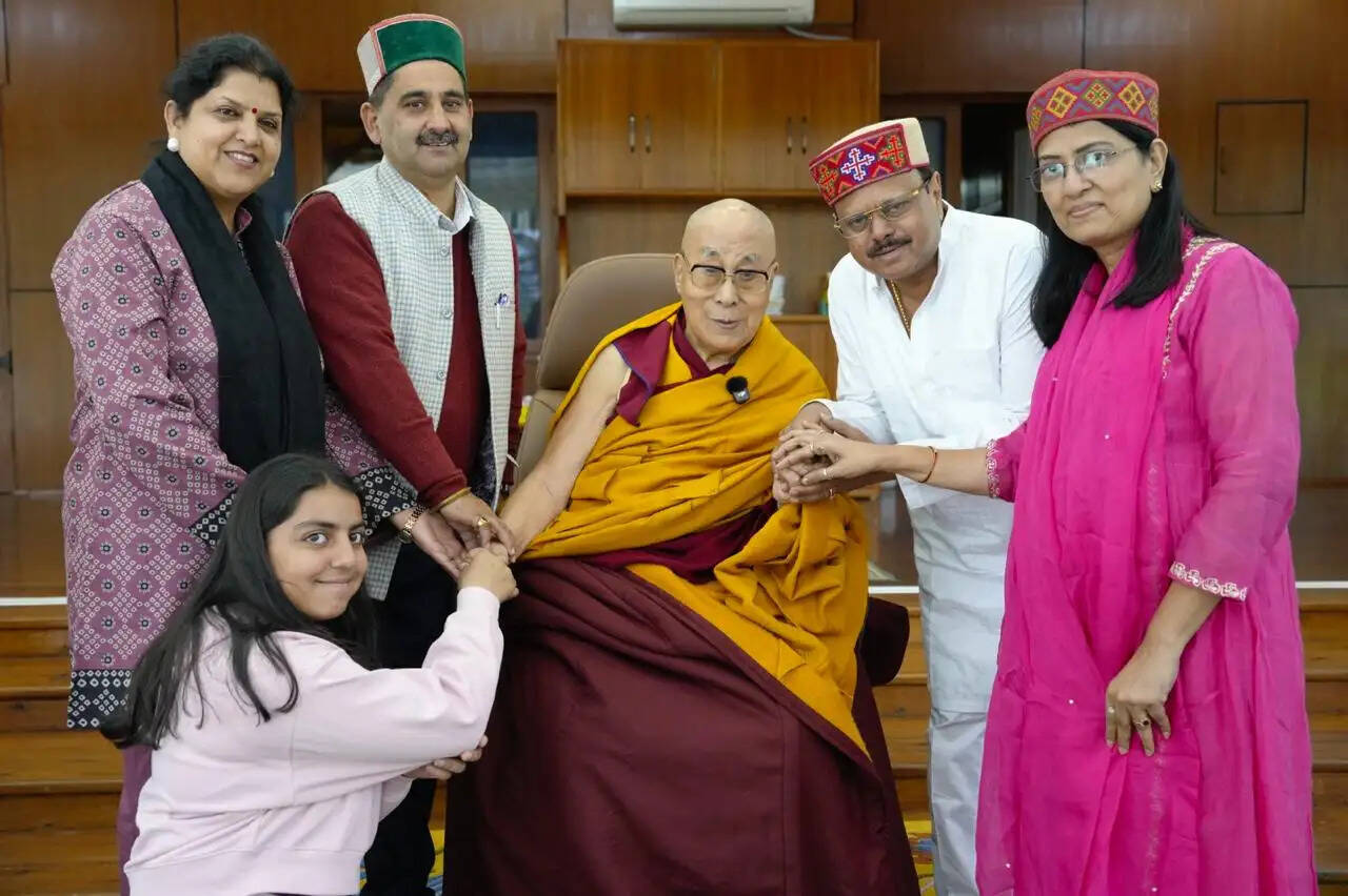 उपमुख्य सचेतक पठानिया ने तिब्बती धर्मगुुुुुुुुुरू दलाई लामा से की भेंट