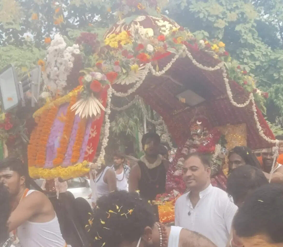 झाबुआ: अंतिम श्रावण सोमवार पर सब तरफ उद्घौषित हुआ हर हर महादेव; शिवमय हुए नगर ग्राम