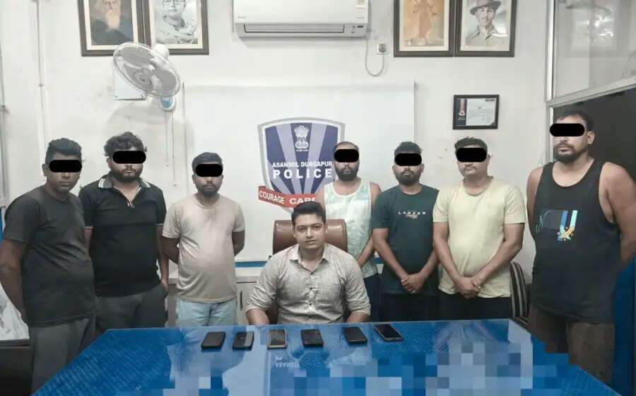 नियामतपुर में साइबर मामले में पुलिस की बड़ी कार्रवाई, सात गिरफ्तार