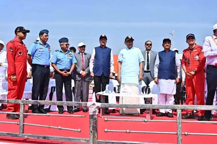 छत्तीसगढ़ राज्योत्सव पर वायु सेना की टीम का रोमांचक एयर शो, आसमान में गूंजा 'जय जोहार'