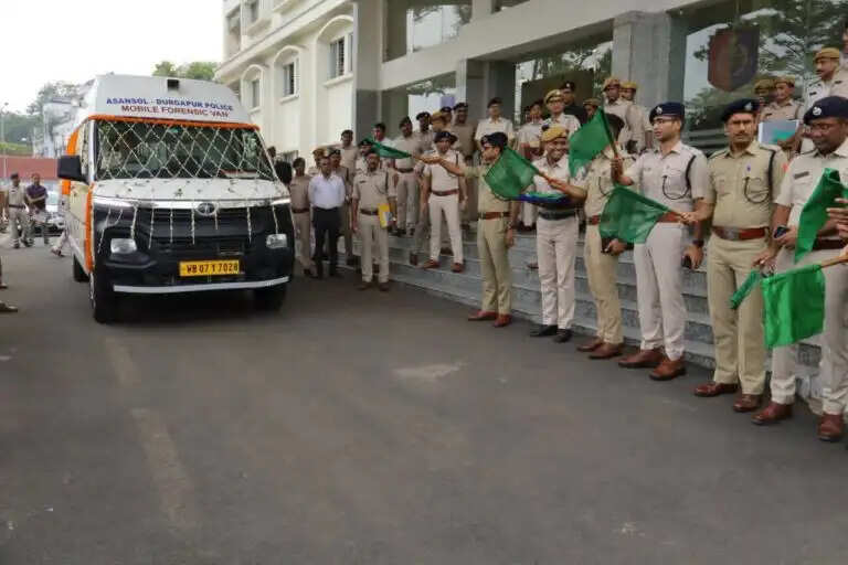 अब क्राइम सीन पर ही जुटेंगे वैज्ञानिक सबूत, एडीपीसी को मिली हाईटेक मोबाइल फॉरेंसिक वैन