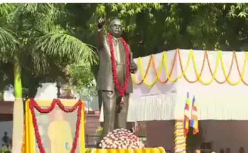 उपराष्ट्रपति, प्रधानमंत्री आम्बेडकर जयंती पर पहुंचे प्रेरणा स्थल, पुष्पांजलि अर्पित की