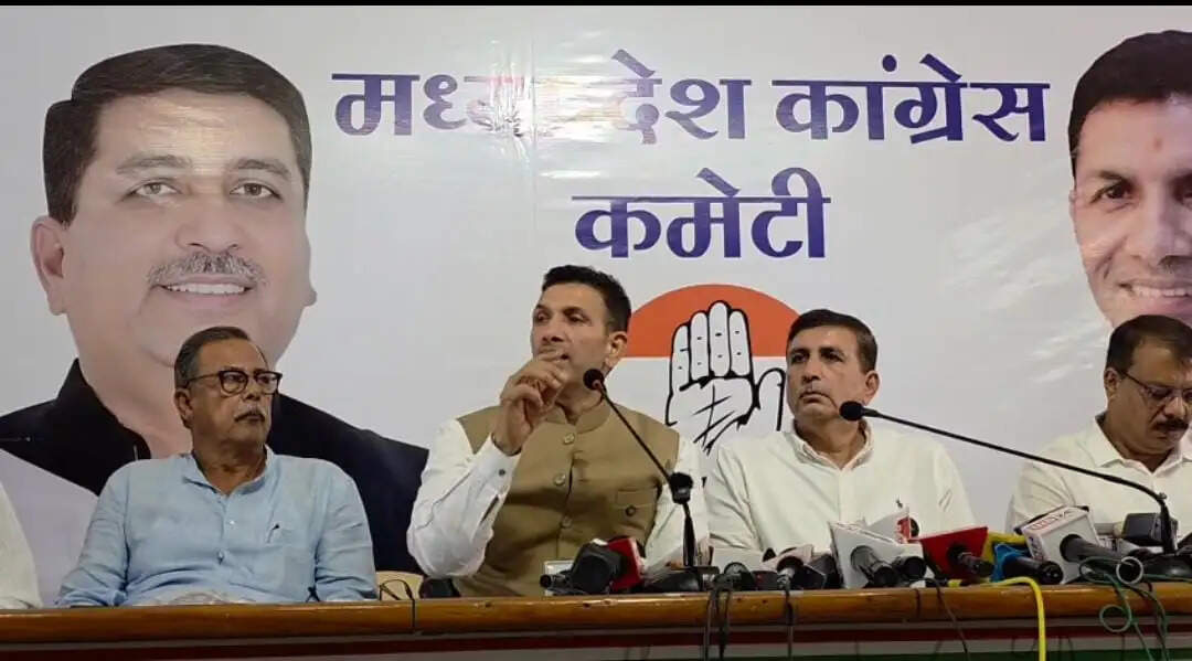 मप्र कांग्रेस पॉलिटिकल अफेयर्स कमेटी की बैठक में संगठन और जनहित के मुद्दों पर मंथन