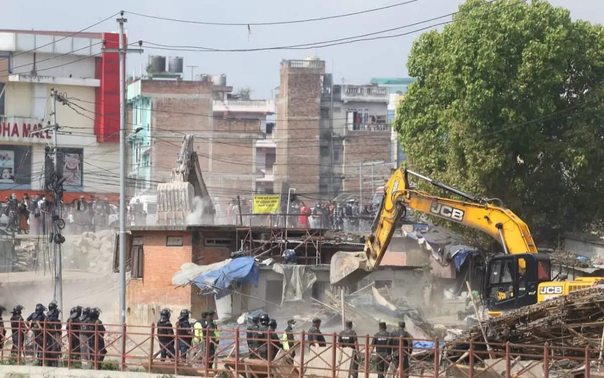 नेपाल में अतिक्रमण हटाने के लिए आज भी चल रहा है बालेन का बुलडोजर