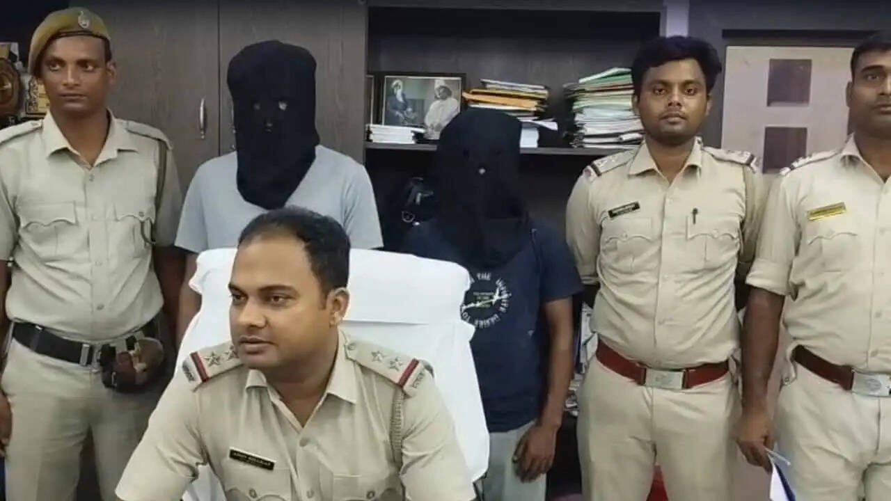 मुर्शिदाबाद में पांच करोड़ रुपये की हेरोइन बरामद, दो आरोपित गिरफ्तार