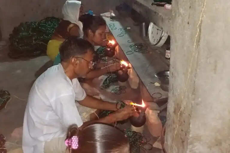 चूड़ी जुड़ाई श्रमिकों को राहत, 15 जून से मिलेंगे 550 रुपये प्रति सौ तोड़ा