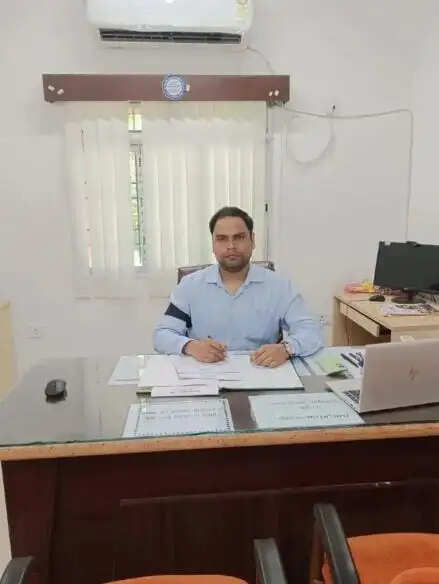 बीडीओ की सुरक्षा को लेकर राज्यभर में विरोध, सुपौल में भी काली पट्टी बांधकर कर रहे कार्य