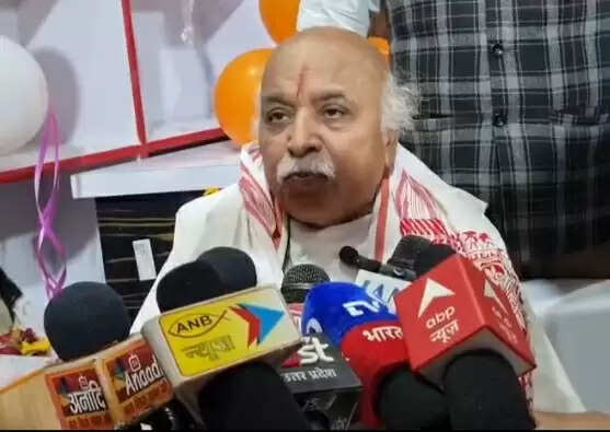 प्रयागराज विवाद पर बोले प्रवीण तोगड़िया शंकराचार्य और महंत योगी मिलकर सुलझाएं विवाद