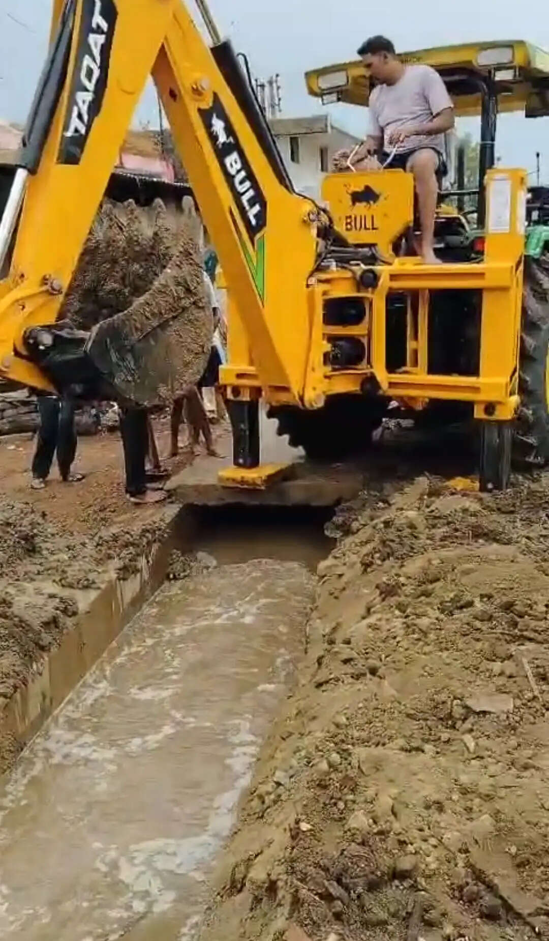 गरज-चमक के साथ डेढ़ घंटे झमाझम बारिश, डाही क्षेत्र हुआ तरबतर