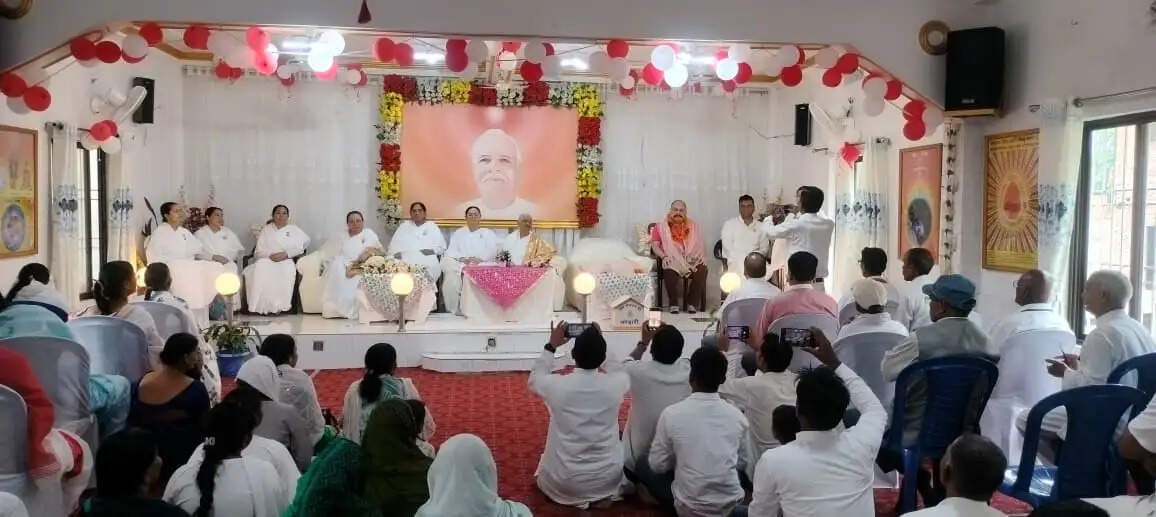 ओम शांति केन्द्र में ईश्वरीय स्नेह मिलन आध्यात्मिक कार्यक्रम का आयोजन