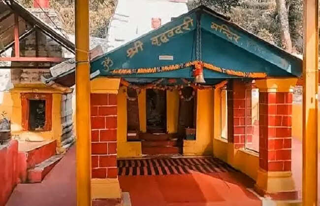 शीतकाल में लोगों को आकर्षित करने वाले चमाेली जिले के प्रमुख मंदिर और पर्यटक स्थल