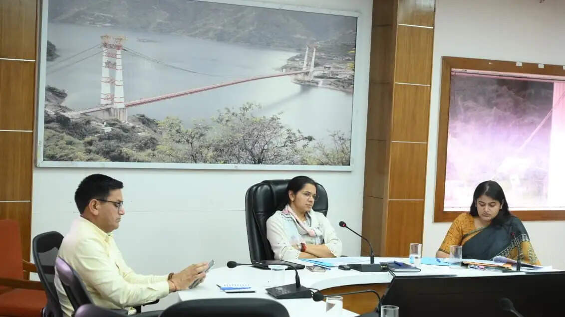 टिहरी जिले के पांच स्थानों पर खुलेंगे प्रधानमंत्री जन औषधि केंद्र: डीएम