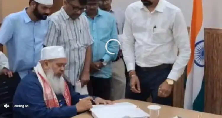 बेदखली अभियान और महंगाई को लेकर केंद्र व असम सरकार पर अजमल का निशाना