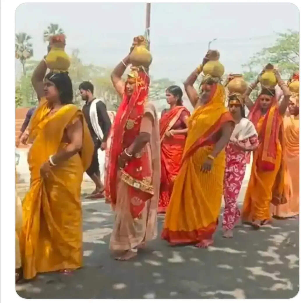 नालंदा जिले में अष्टजाम को लेकर 251 महिलाओं निकाली कल शयात्रा