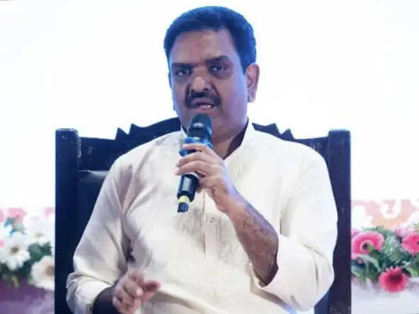 अनुभव की विरासत को सम्मान, शतायु बुजुर्गों का बढ़ा मान