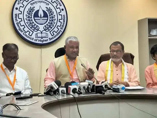 रुकी हुई प्राथमिक शिक्षक भर्ती प्रक्रिया जल्द होगी पूरी, मंत्री दीपक बर्मन ने दिया हर साल 'टेट' आयोजित करने का आश्वासन