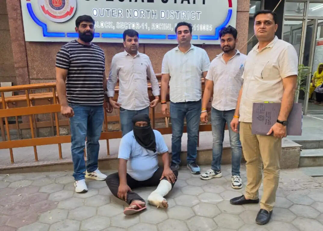 बवाना में नशा तस्करी मॉड्यूल का भंडाफोड़, घर के डीप फ्रीजर से 90 किलो से ज्यादा गांजा बरामद
