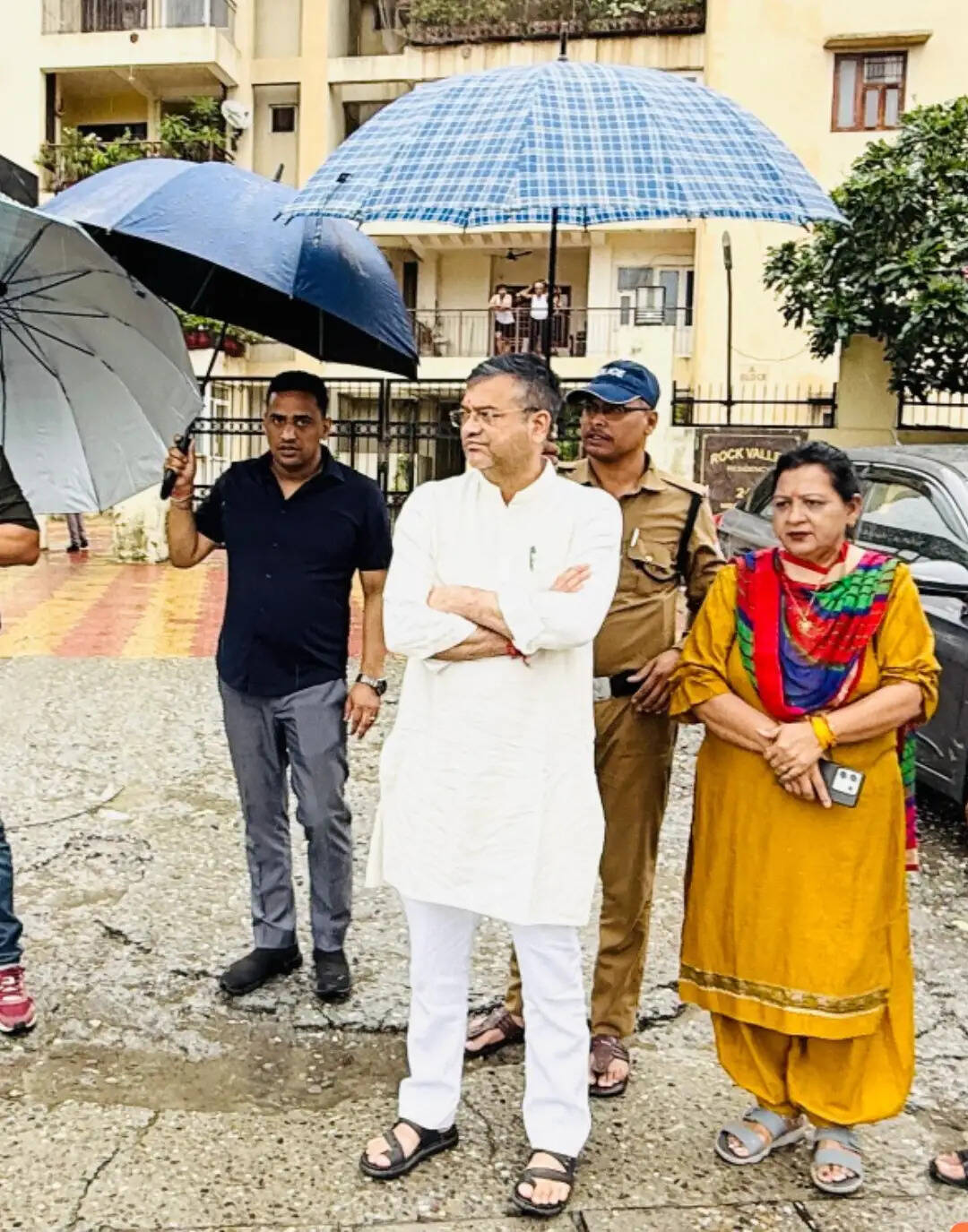 बारिश के बीच मंत्री गणेश जोशी और महापौर ने किया निरीक्षण, सुरक्षात्मक कार्य तेज करने के निर्देश