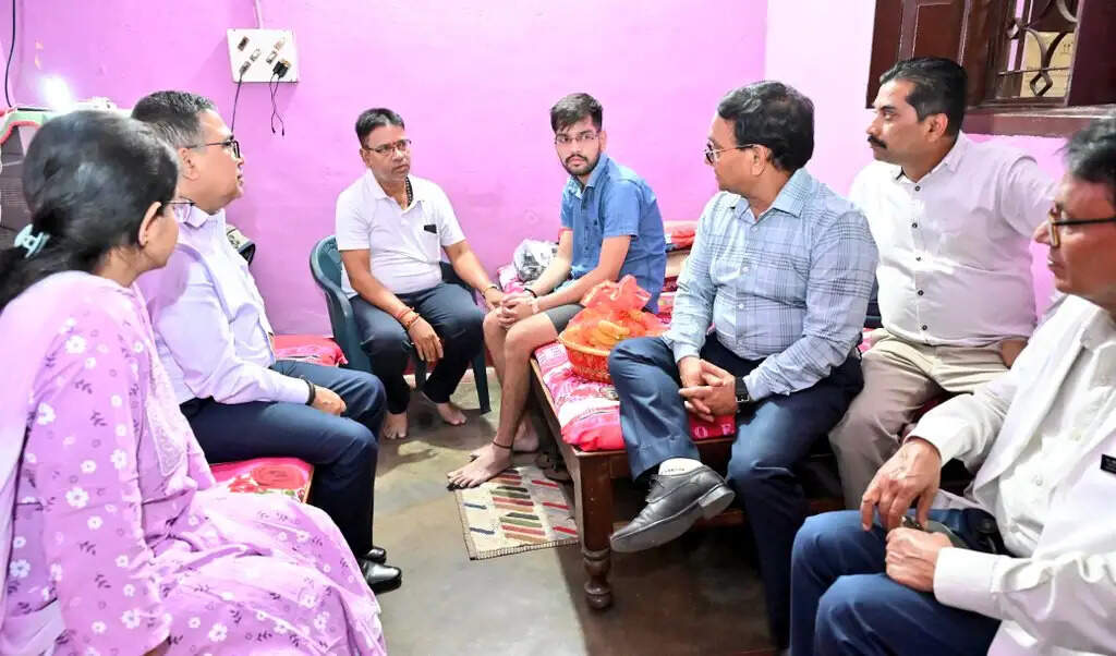 एक बेटे की जिंदगी बचाने में पूरी ताकत से जुटा जिला प्रशासन