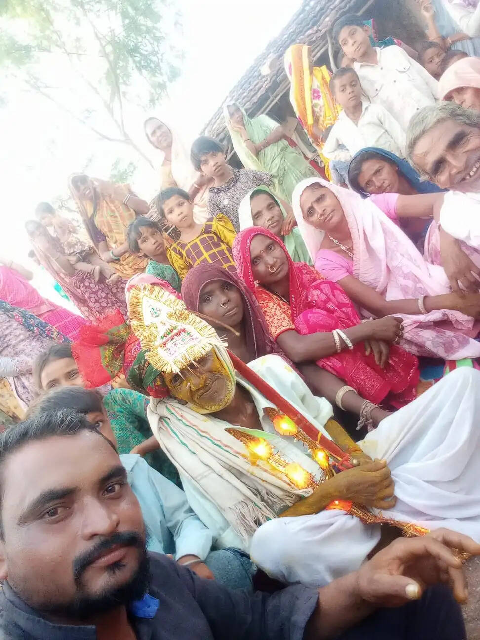बेटों और पोतों ने ढोल-नगाड़ों के साथ कराई बुजुर्ग माता-पिता की शादी, मिसाल बना बांसवाड़ा का यह अनोखा विवाह