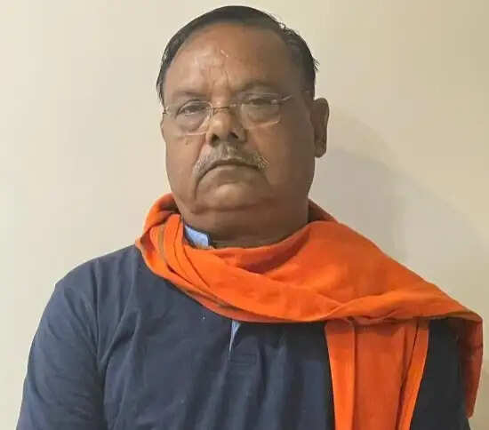 हिमाचल सरकार अपने अधिकार में रखे 37 मंदिरों को हिंदू समाज को सौंपे : डॉ राजकमल गुप्ता