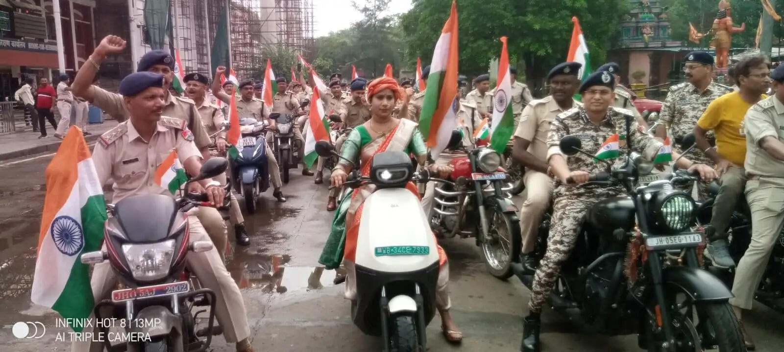 खड़गपुर में तिरंगा बाइक रैली, रेलवे कर्मचारियों ने दिया देशभक्ति और एकता का संदेश