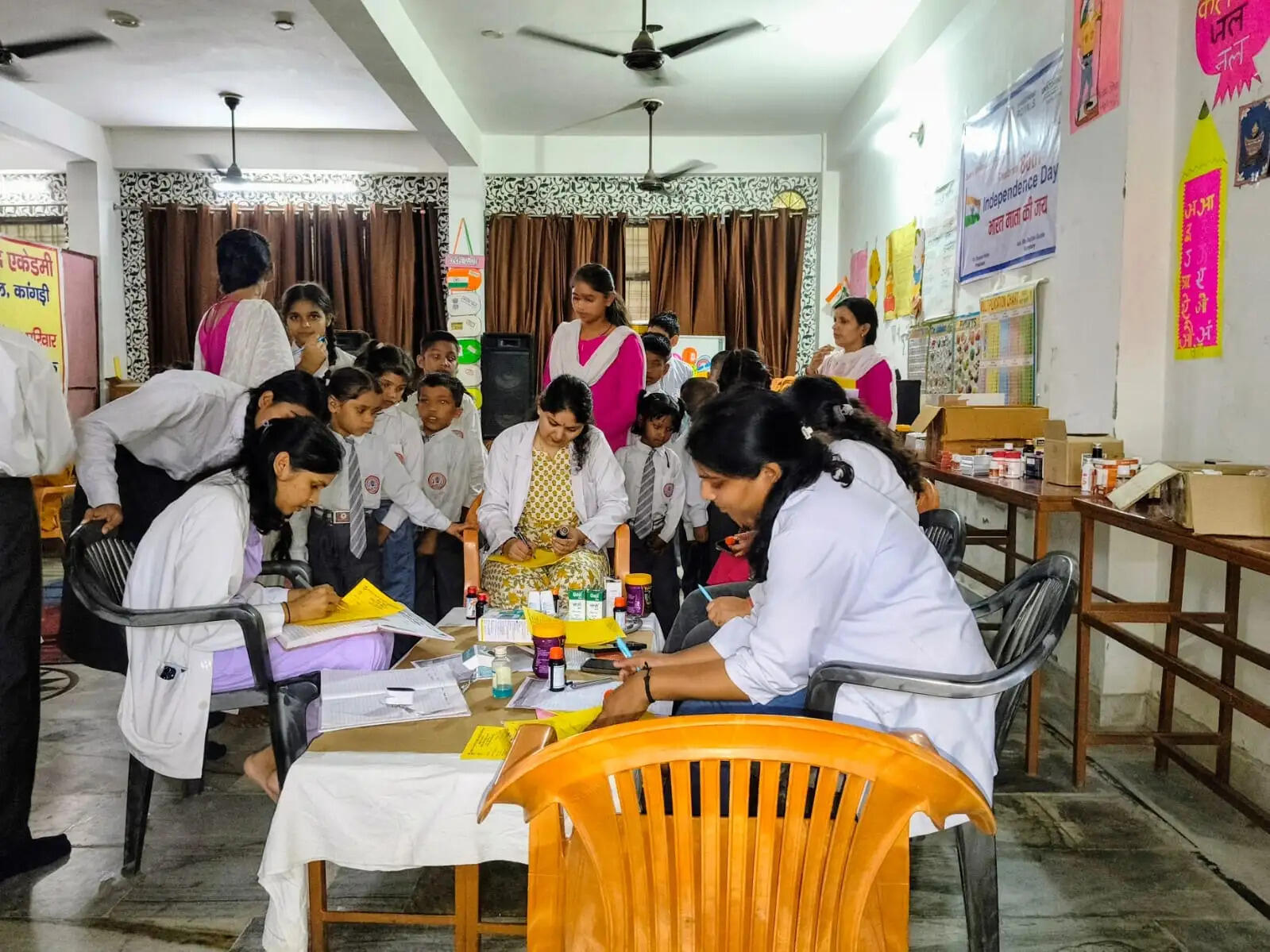 ऋषिकुल में राष्ट्रीय आयुर्वेद दिवस का शुभारंभ, 135 लोगों का स्वास्थ्य परीक्षण