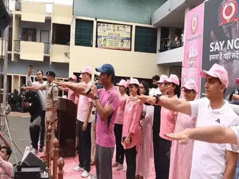 इंदौर में नशे के खिलाफ महिलाओं की वॉकाथॉन, 3 हजार से अधिक महिलाओं ने लिया भाग, नशामुक्त समाज की ली शपथ